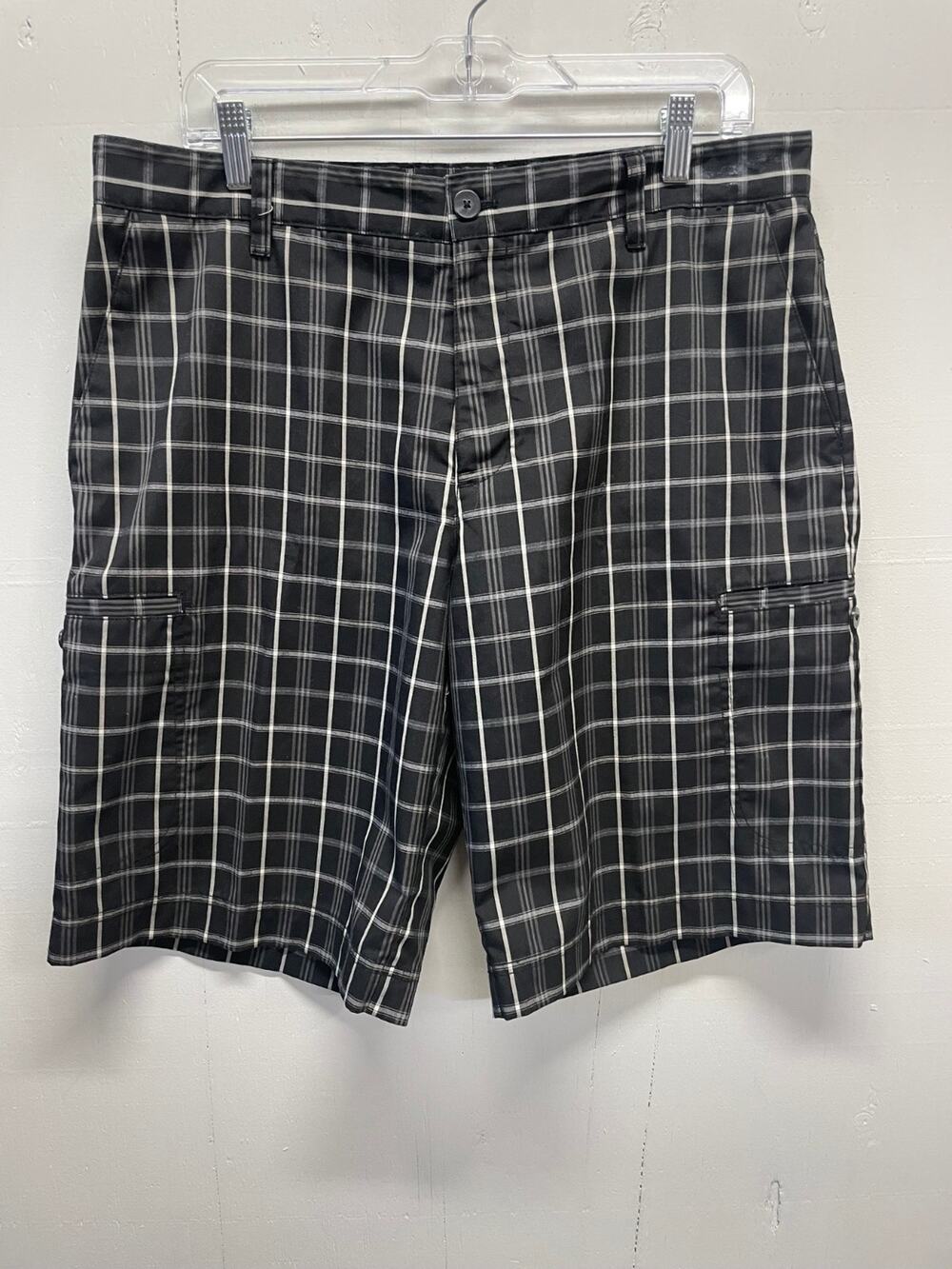 Adidas Men's Shorts Size 34 Black Plaid Golf Activewear Flat Front Chino Style